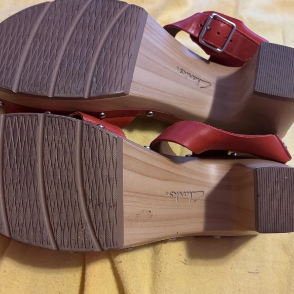 Clarks Ledella Trail Women’s Red Leather Sandals with Elegant Woven Design 11 - Picture 4 of 5